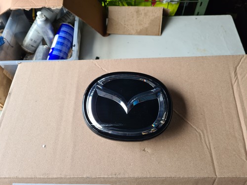 Original mazda emblem - 3, bp
